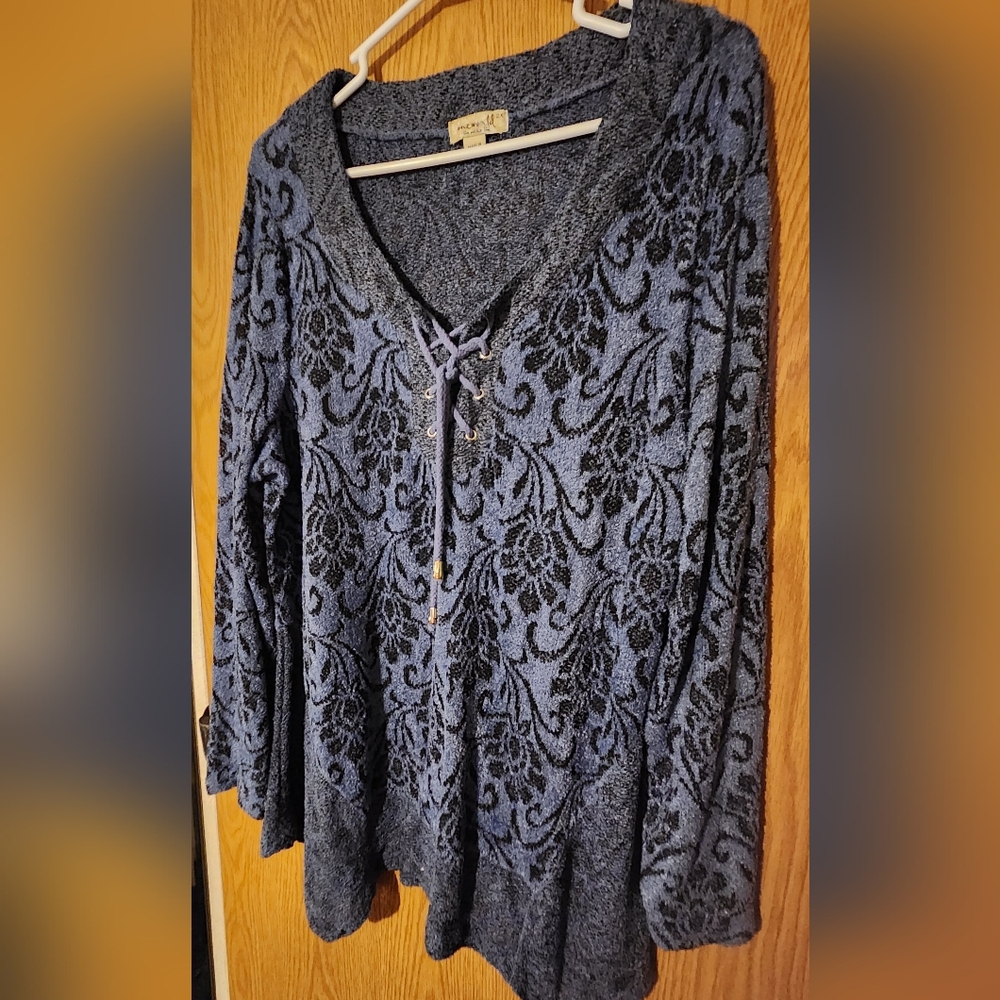Gray and Black Patterned Women's Top
